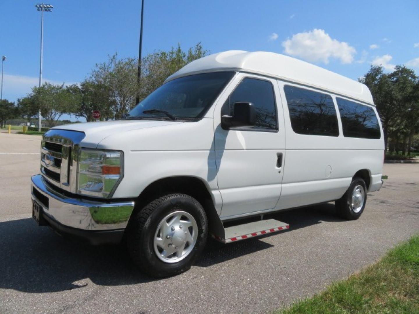 2014 White /Gray Ford E-Series Van (1FTNE1EW1ED) , Automatic transmission, located at 4301 Oak Circle #19, Boca Raton, FL, 33431, (954) 561-2499, 26.388861, -80.084038 - Photo#12